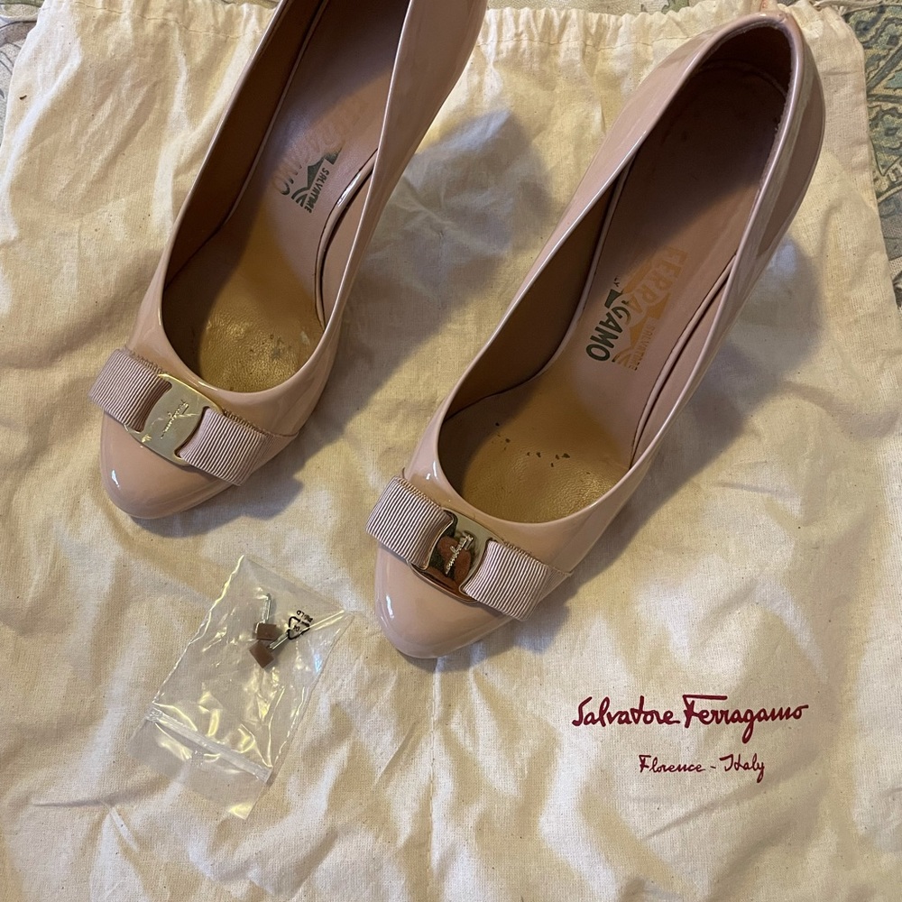 Salvatore Ferragamo Varga Bow Pump